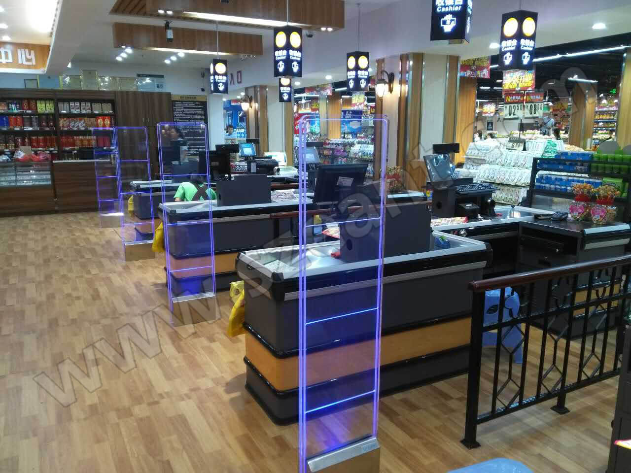 貴州德龍超市安裝防盜系統